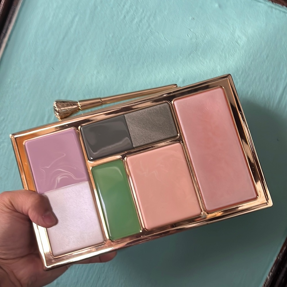 Kate Spade Ooh La La makeup pallete clutch